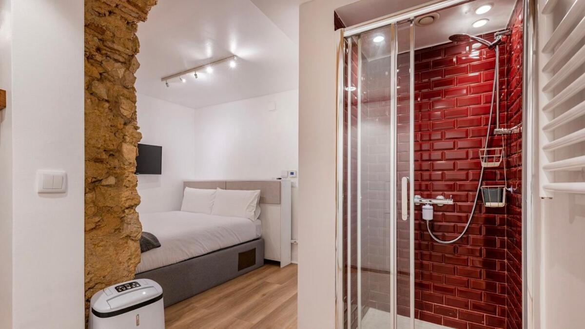 Arch Apartment