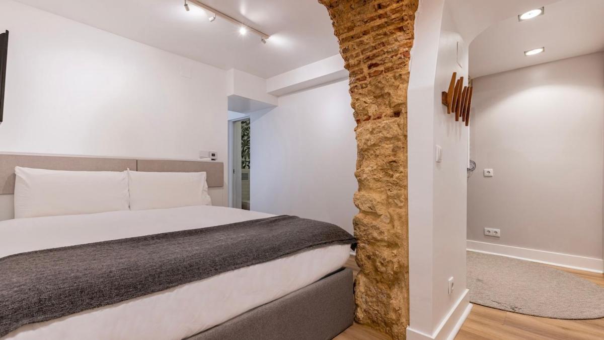 Apartment Arch *